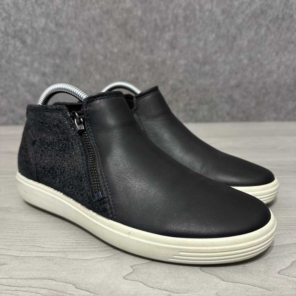 ECCO Soft 7 Zip Booties Womens 8 Black Leather Low Cut Sneakers Extra Width 39